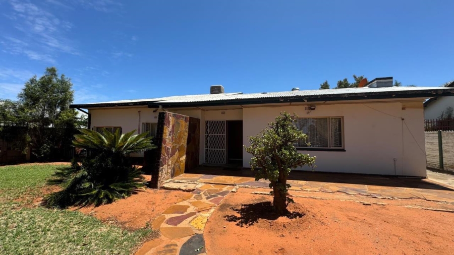 3 Bedroom Property for Sale in Verwoerdpark Northern Cape